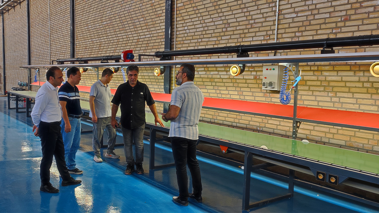 توسعه فناوری دوربینهای هوشمند در ماد امواج آریا با حضور متخصصین بینالمللی تصویر ۹ خطوط تولید دوربینهای هوشمند