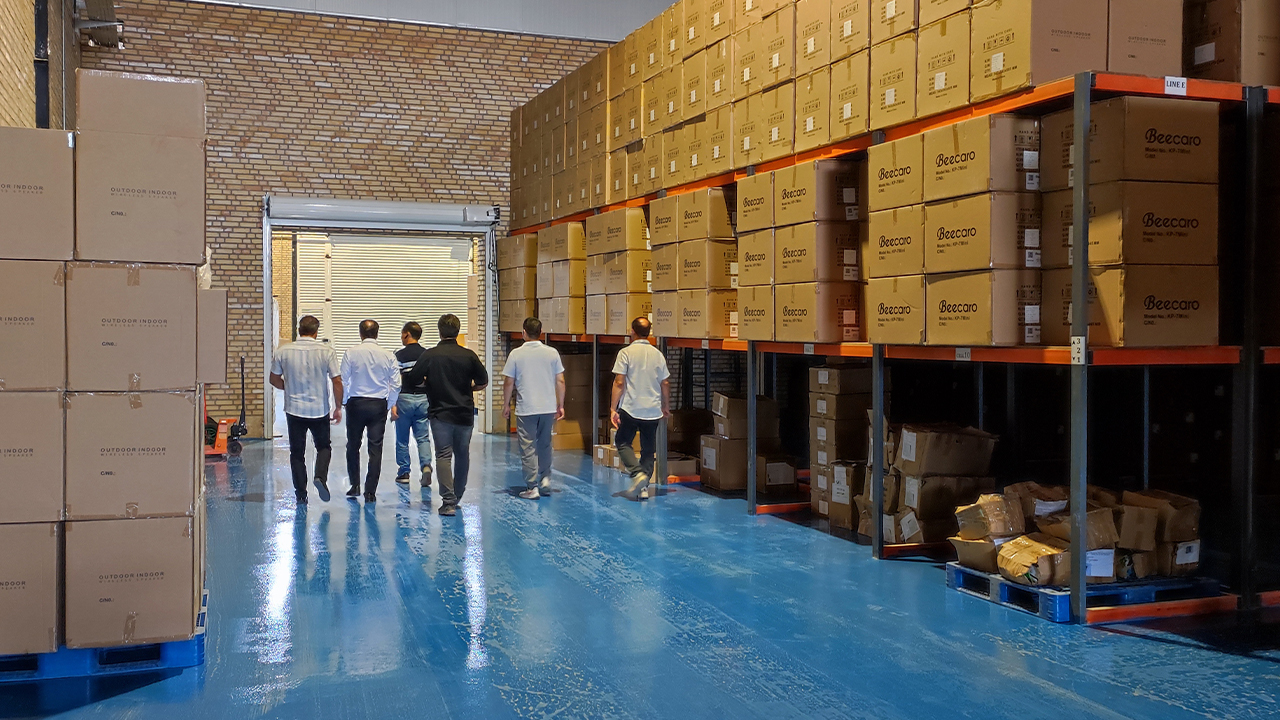 توسعه فناوری دوربینهای هوشمند در ماد امواج آریا با حضور متخصصین بینالمللی تصویر ۶ خطوط تولید دوربینهای هوشمند