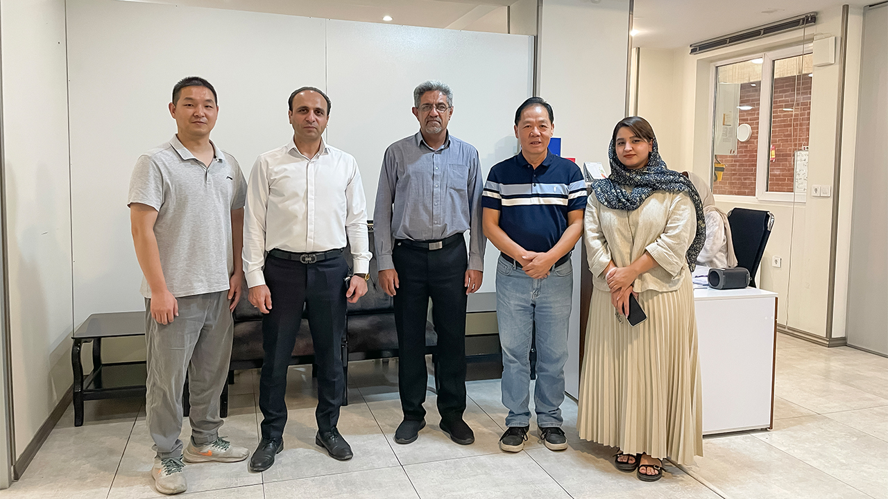 توسعه فناوری دوربینهای هوشمند در ماد امواج آریا با حضور متخصصین بینالمللی تصویر ۴ بازدید متخصصین بینالمللی